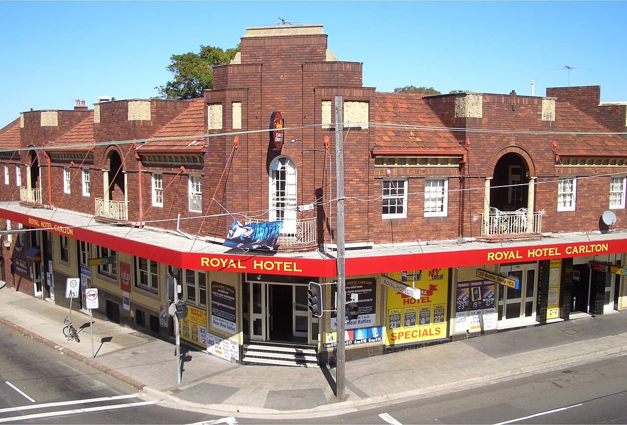 Carltonpub, Carlton