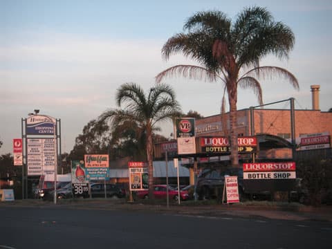 Hoxton Park shops