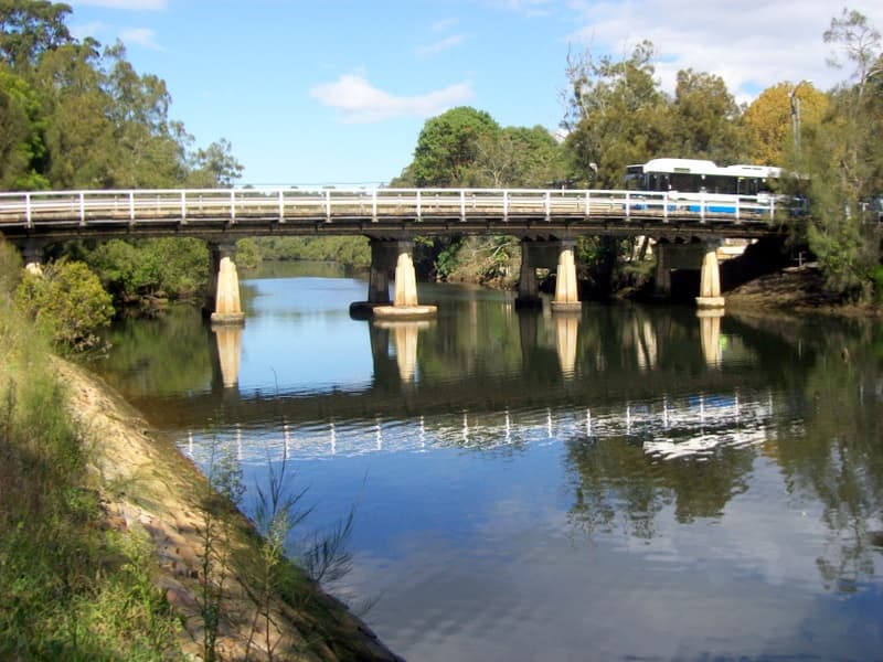 Fullers Bridge & Bus, Chatswood West