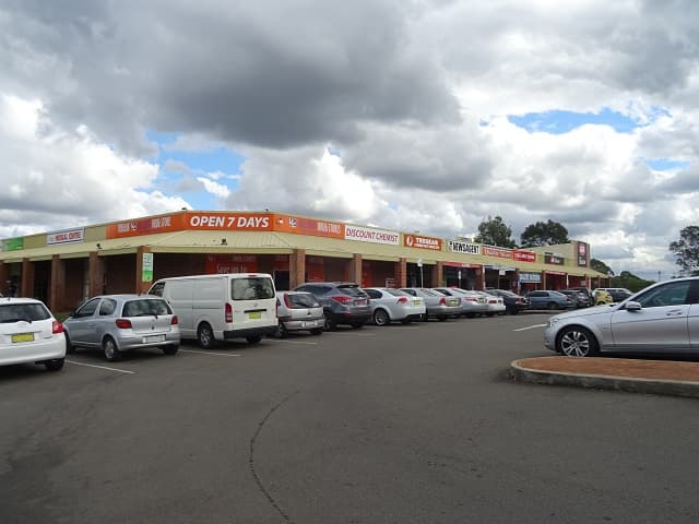 Tregear shops