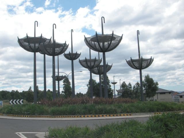 Kellyville Ridge roundabout, The Ponds